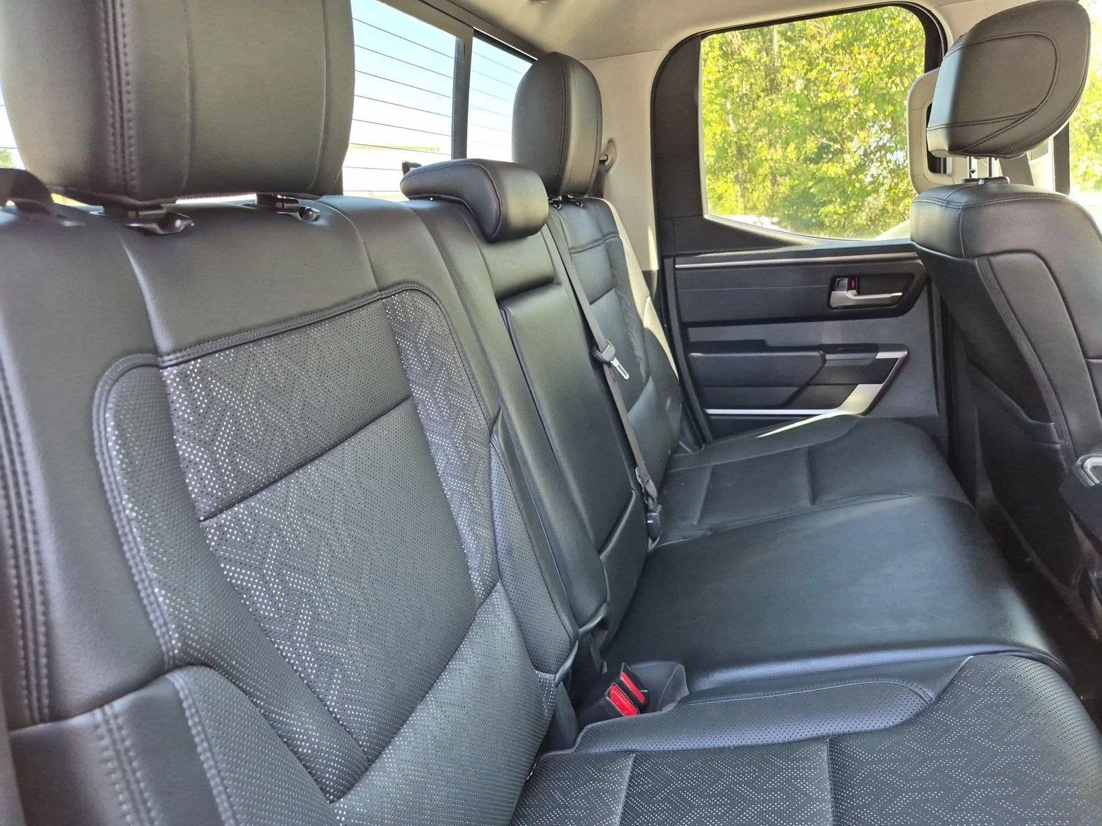 Used 2022  Toyota SR5 image 34