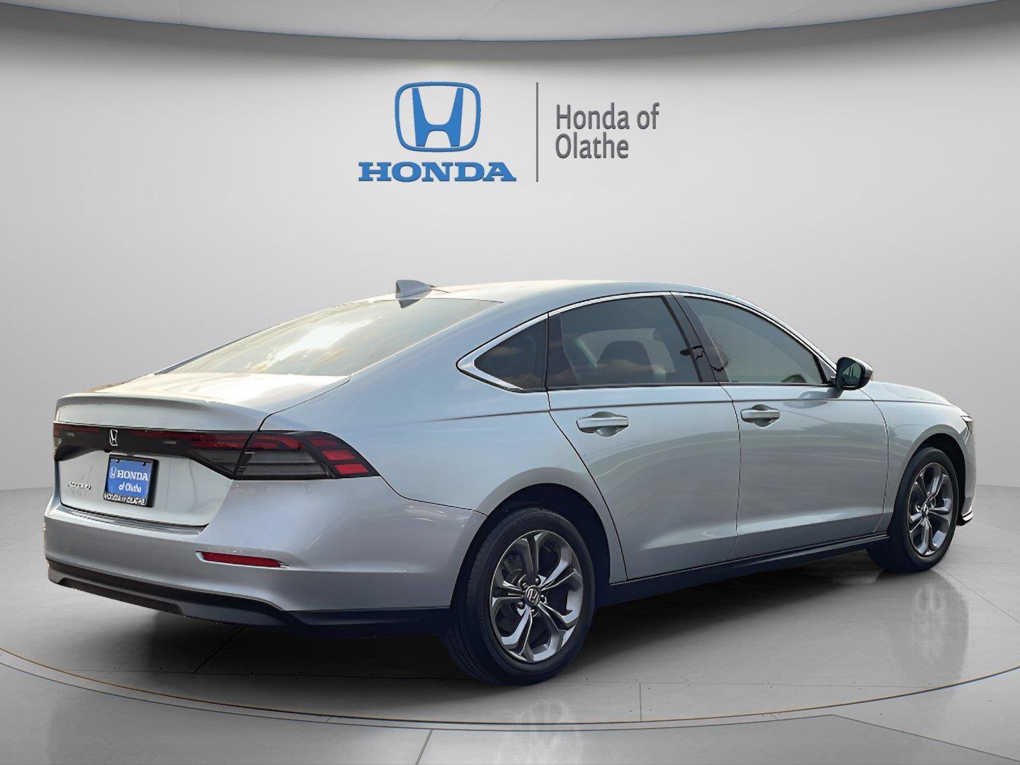 Certified Used 2024 Solar Silver Metallic Honda 1.5T EX image 29