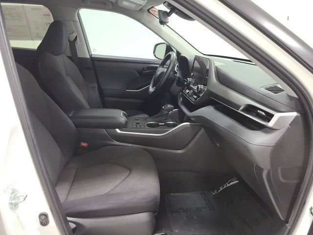 Used 2023 Wind Chill Pearl Toyota LE image 6