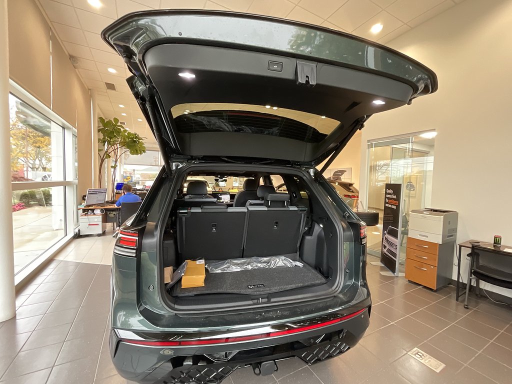 New 2027  Volkswagen SEL Premium R-Line 4Motion image 4