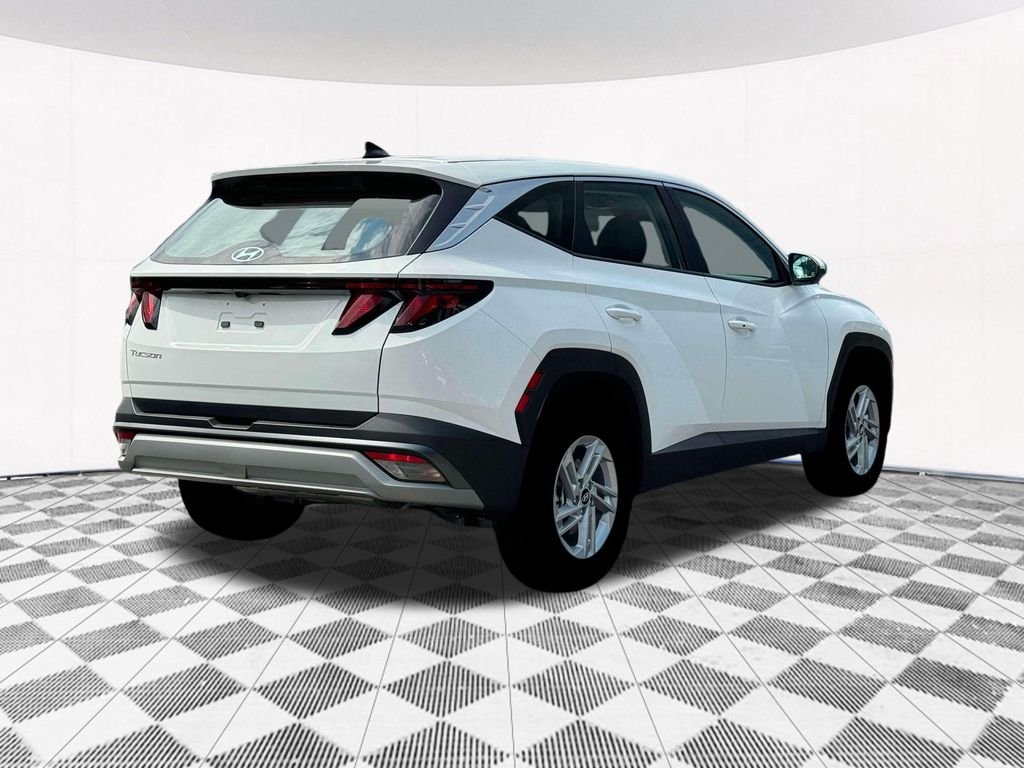 2025 Hyundai Tucson SE - Photo 11