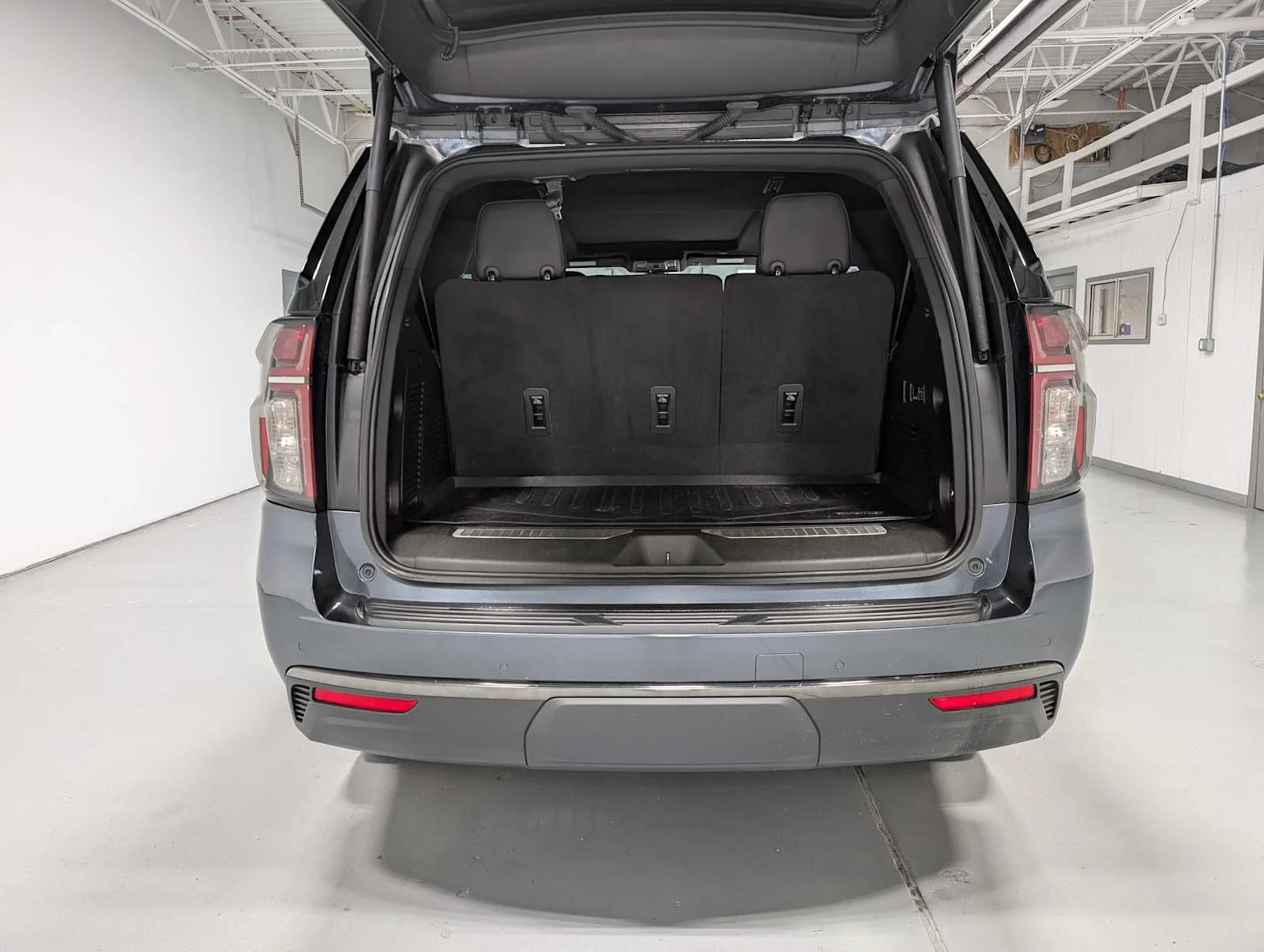 Used 2021 Shadow Gray Metallic Chevrolet RST image 42