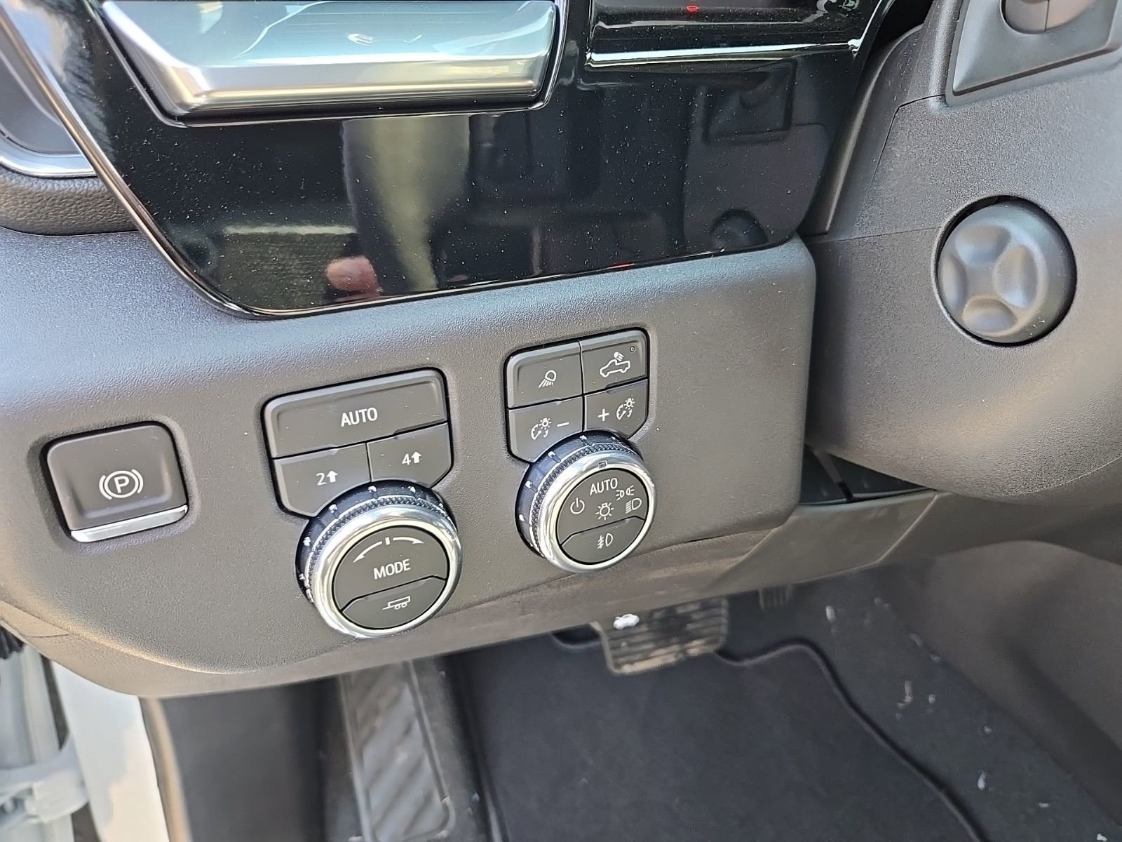 2026 GMC Sierra 1500 SLT - Photo 32
