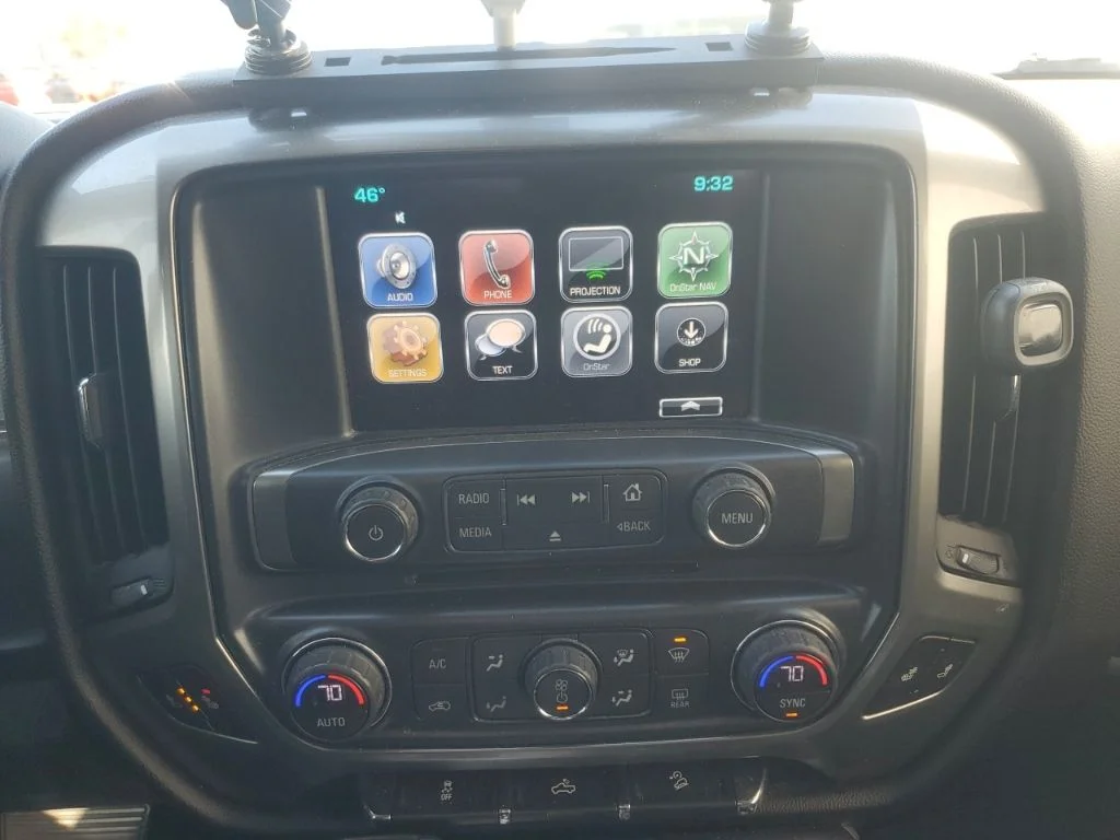 Used 2017 White Chevrolet LT image 17