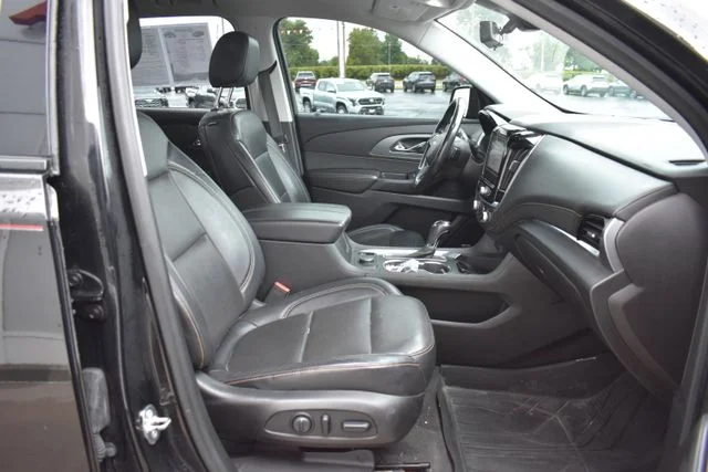 Used 2018 Black Chevrolet Premier image 23