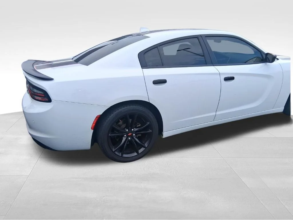 Used 2017 White Dodge R/T image 3