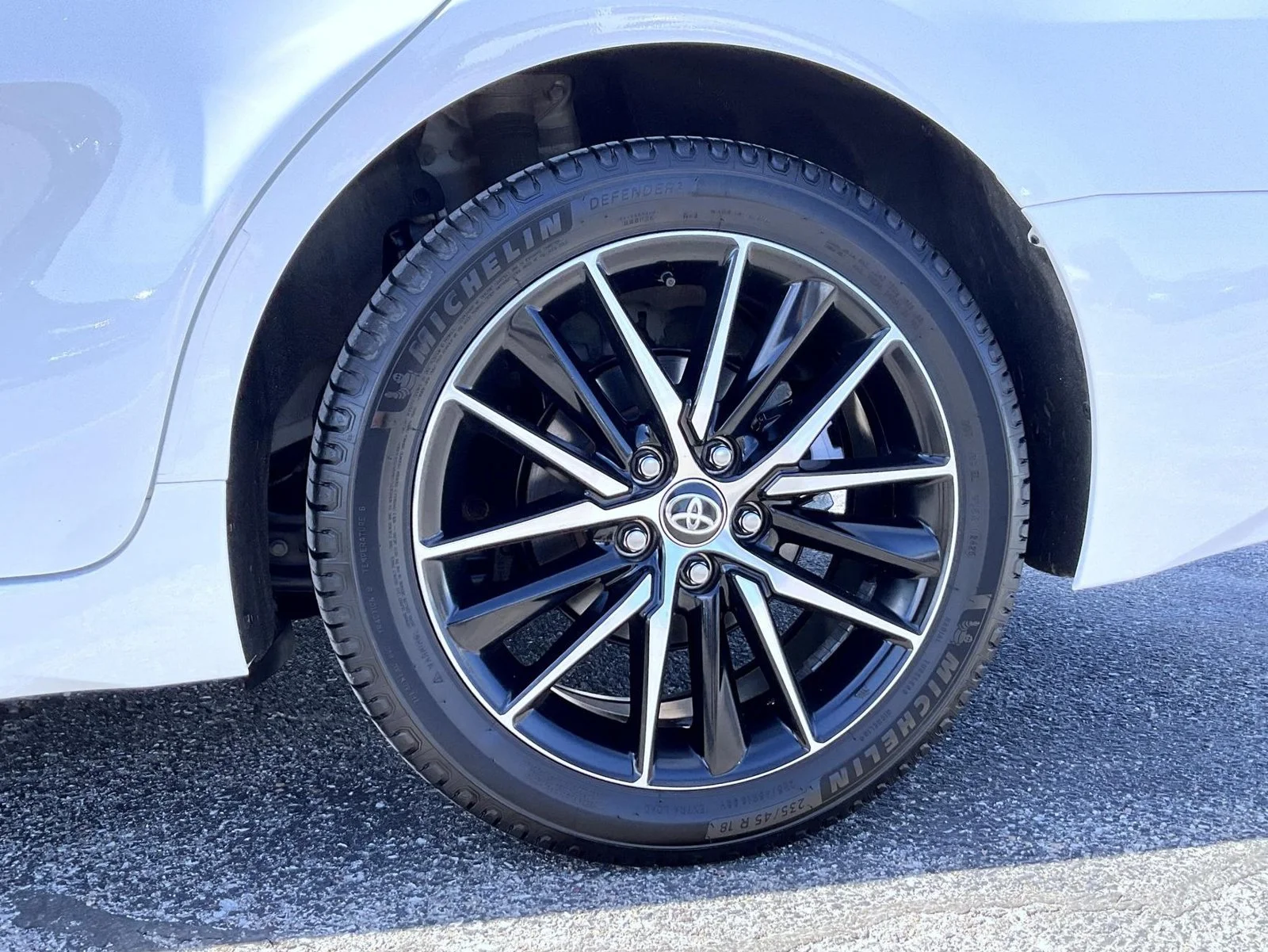 Used 2022 White Toyota SE image 22