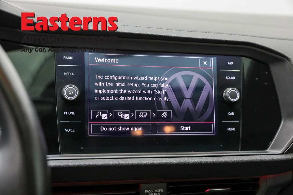 Used 2019 Red Volkswagen SEL image 18