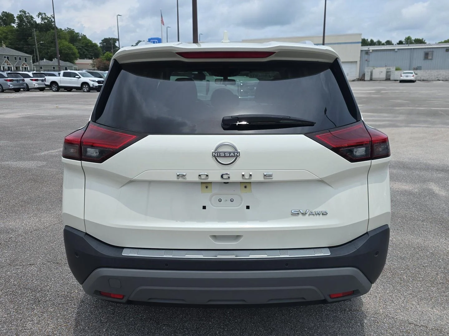 Used 2023 Pearl White Tricoat Nissan SV image 4