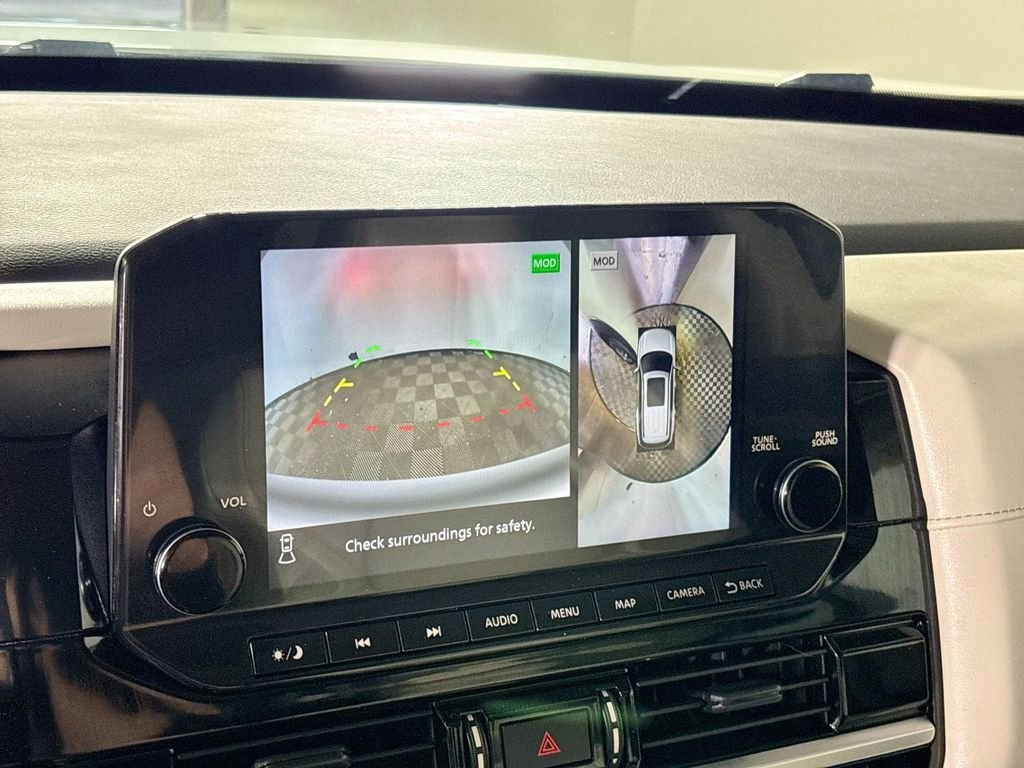 Used 2023 White Nissan SL image 17