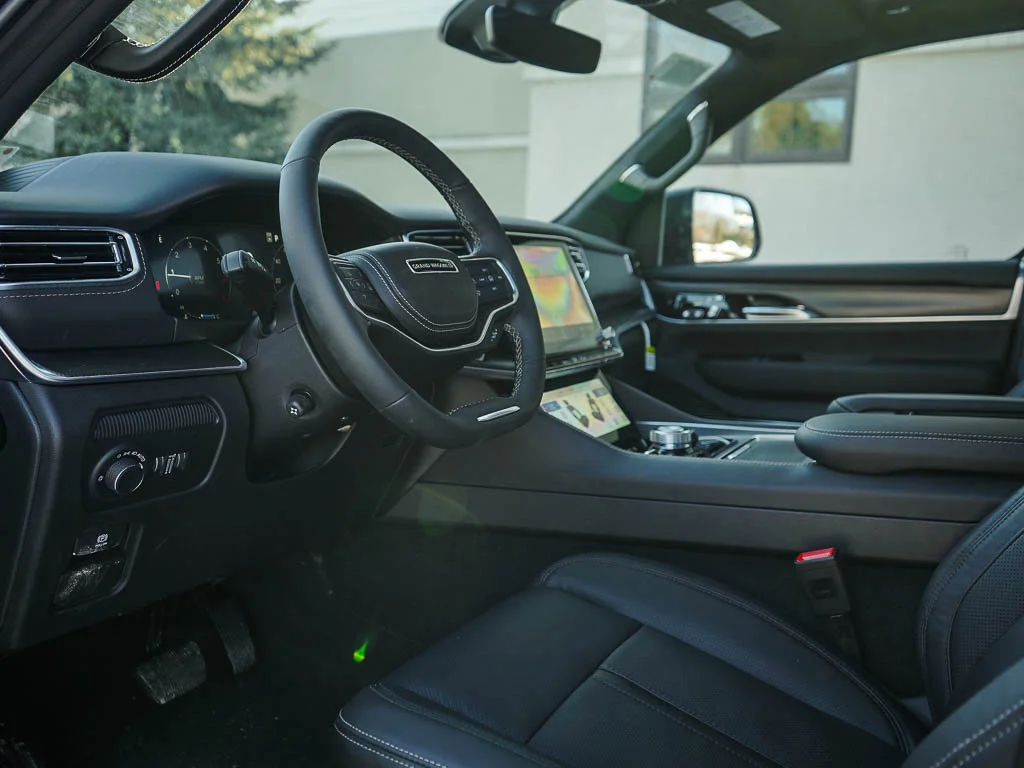 New 2026 High Gloss Black Jeep Summit Obsidian image 18