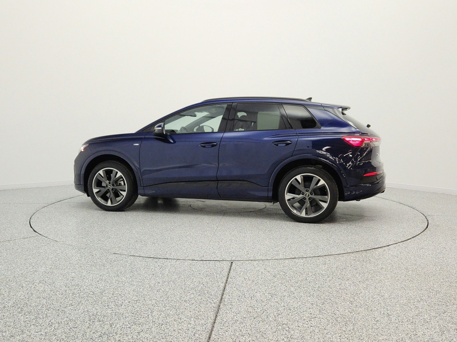 Used 2023 Navarra Blue Metallic Audi Premium Plus 50 quattro image 8