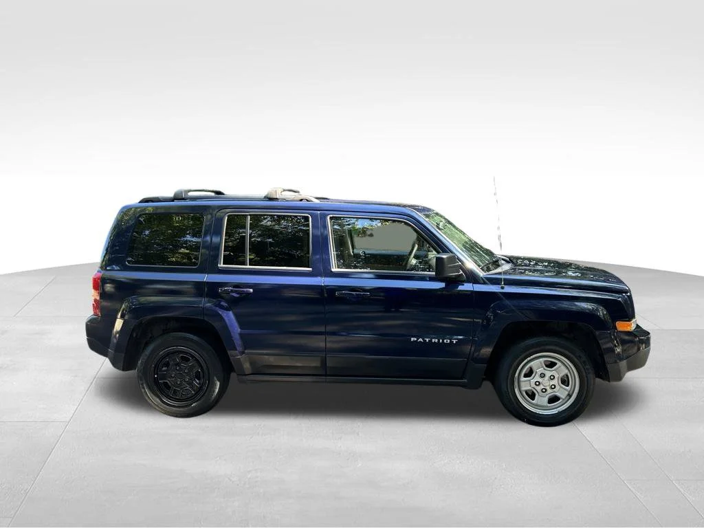 Used 2017 Blue Jeep Sport image 7