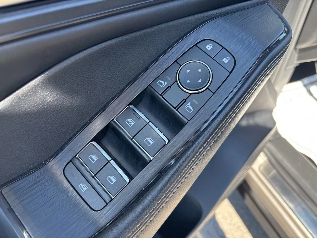 Used 2023 Gold Nissan SL image 20