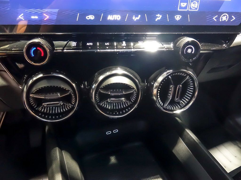 2025 CHEVROLET BLAZER - Image 17