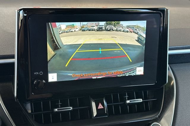 Used 2025  Toyota XLE image 22