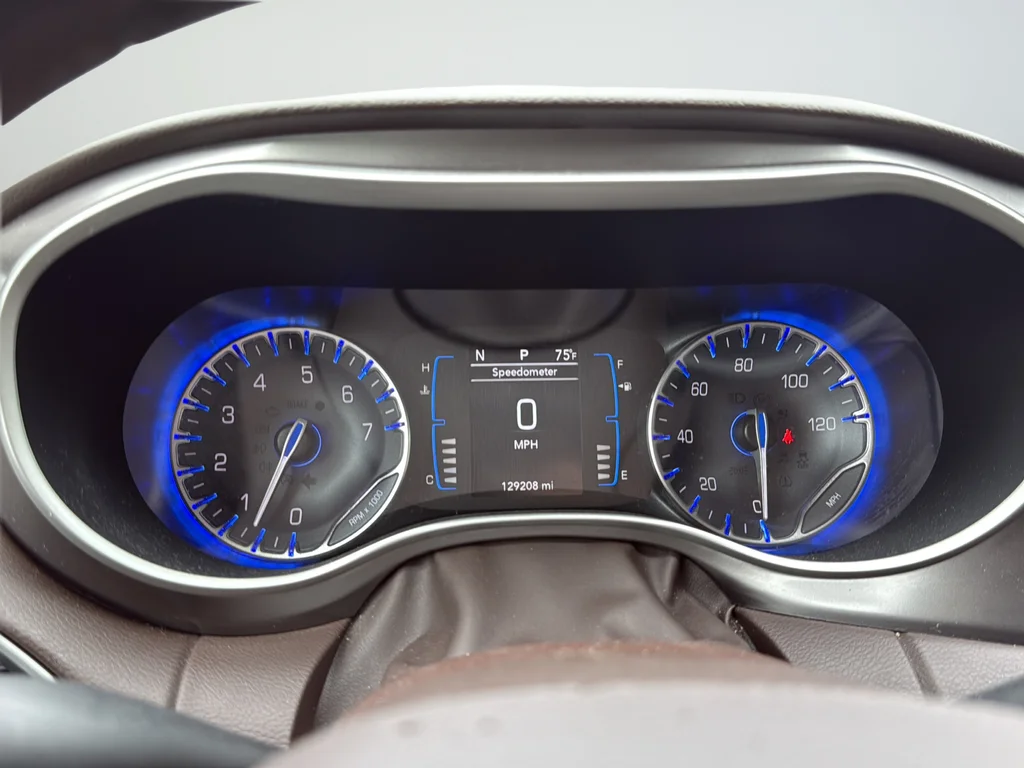 Used 2017 White Chrysler Touring L image 23