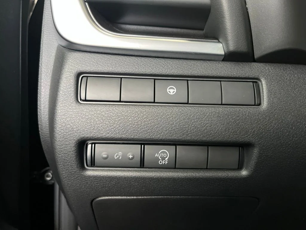 Used 2023 Black Nissan SV image 4
