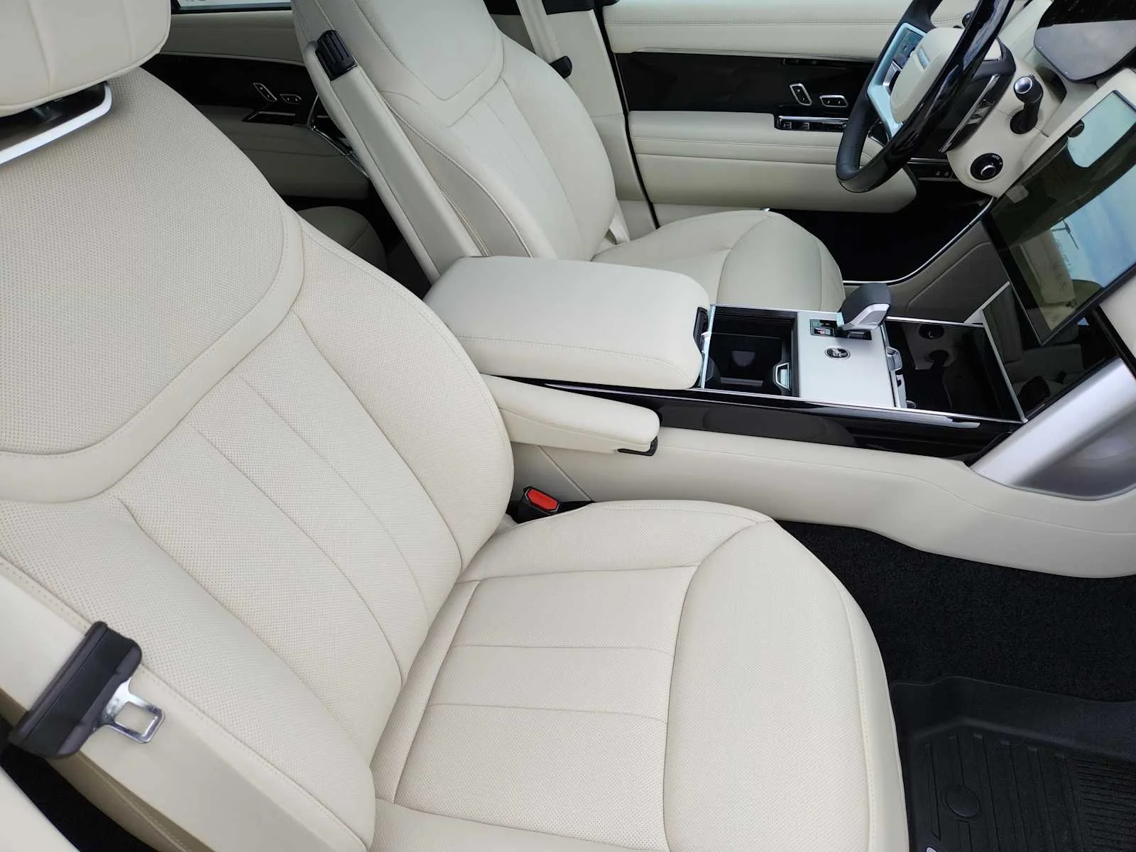 New 2026 Carpathian Grey LAND ROVER SE LWB 7-Seats / V8 image 13