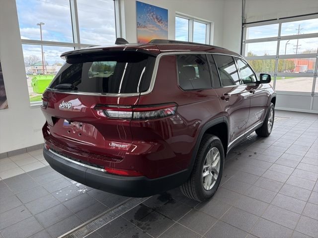 New 2026 Velvet Red Pearl-Coat Exterior Paint Jeep Laredo image 4