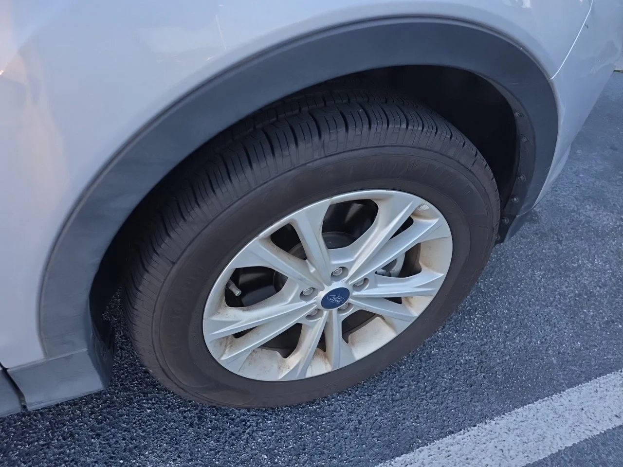 Used 2018 Ingot Silver Ford SE image 15