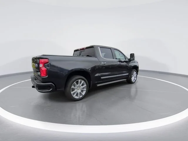 Used 2024 Gray Chevrolet High Country image 8