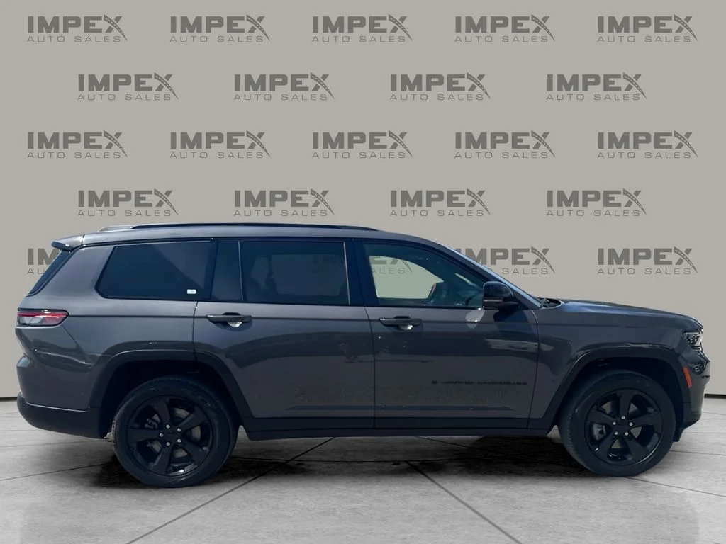 Used 2025 Gray Jeep Limited image 6