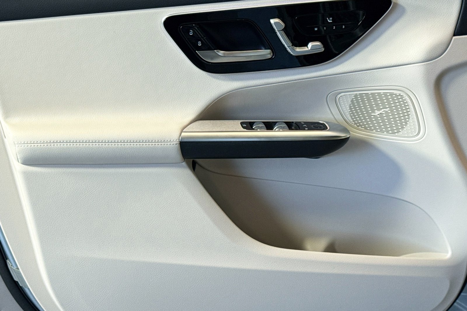 New 2026 Cirrus Silver Metallic Mercedes-Benz GLC 300 image 16