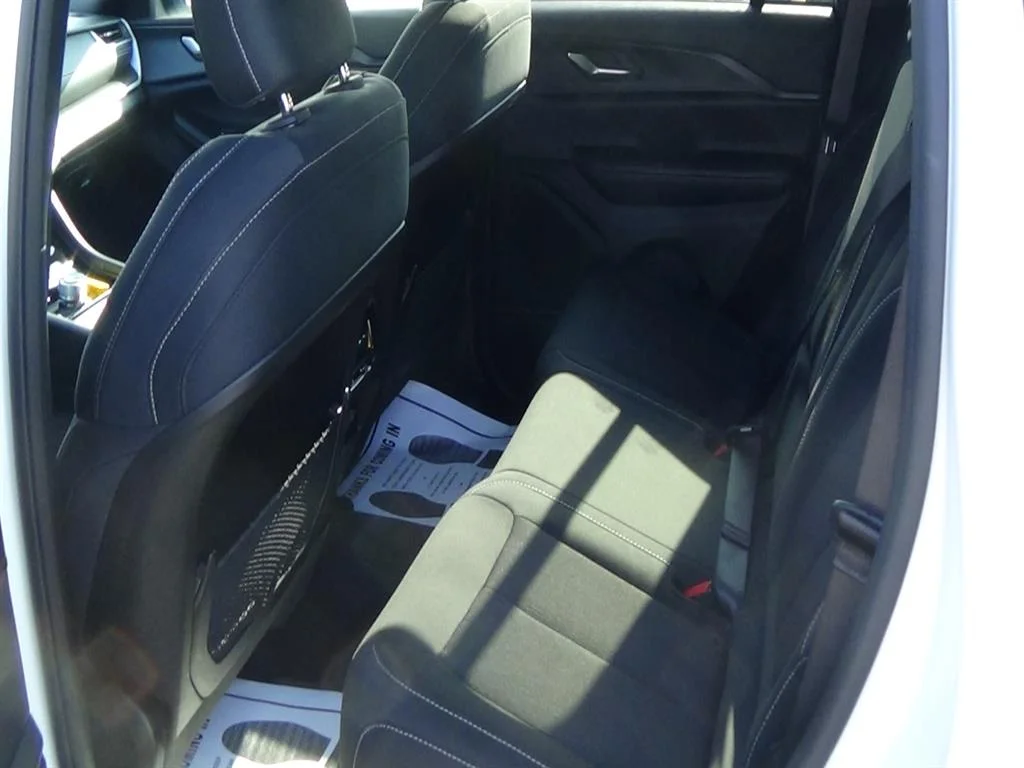Used 2023 Bright White Clear Coat (pw7) Jeep 4xe image 12