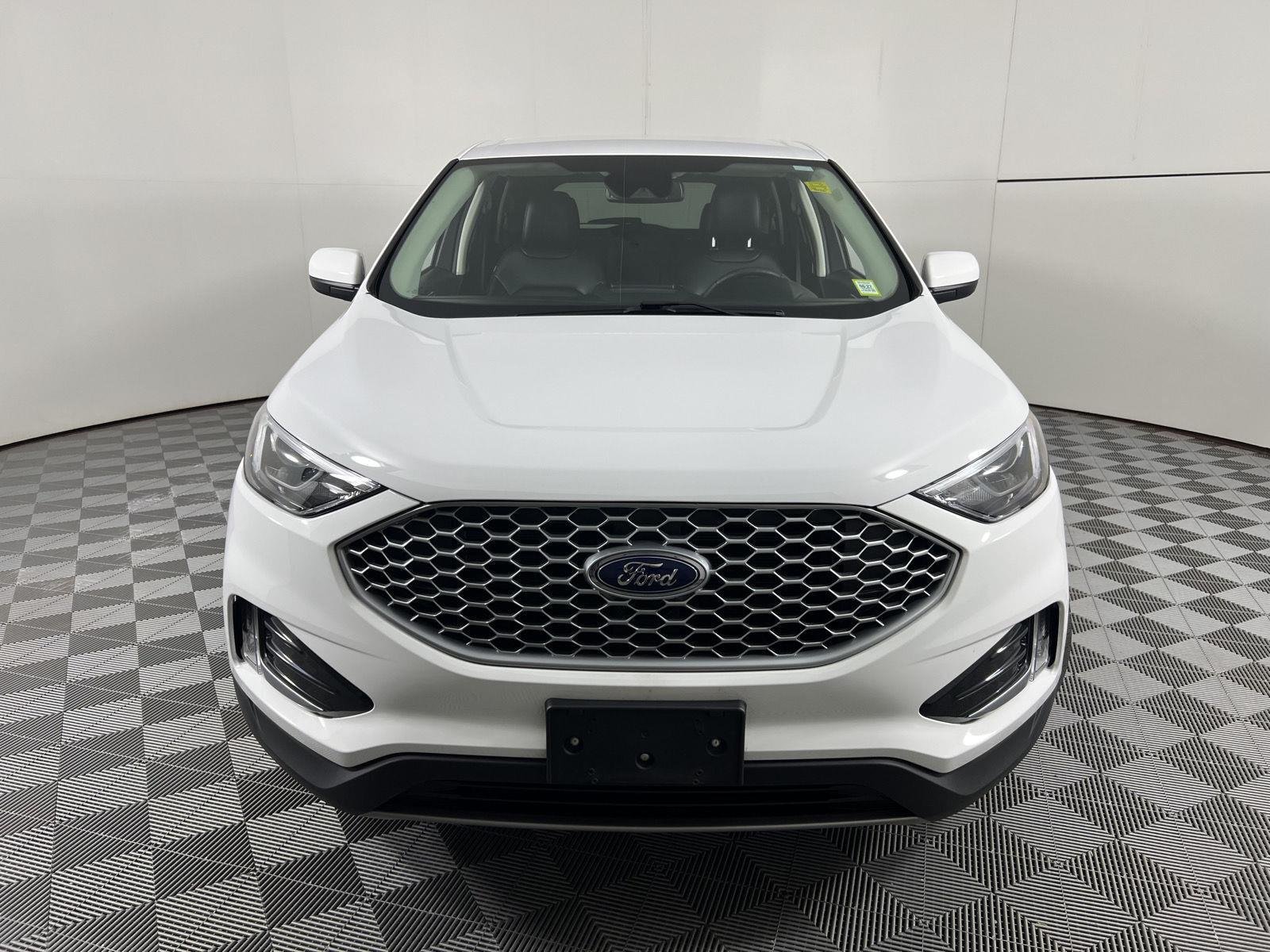 Used 2023 Oxford White Ford SEL image 5