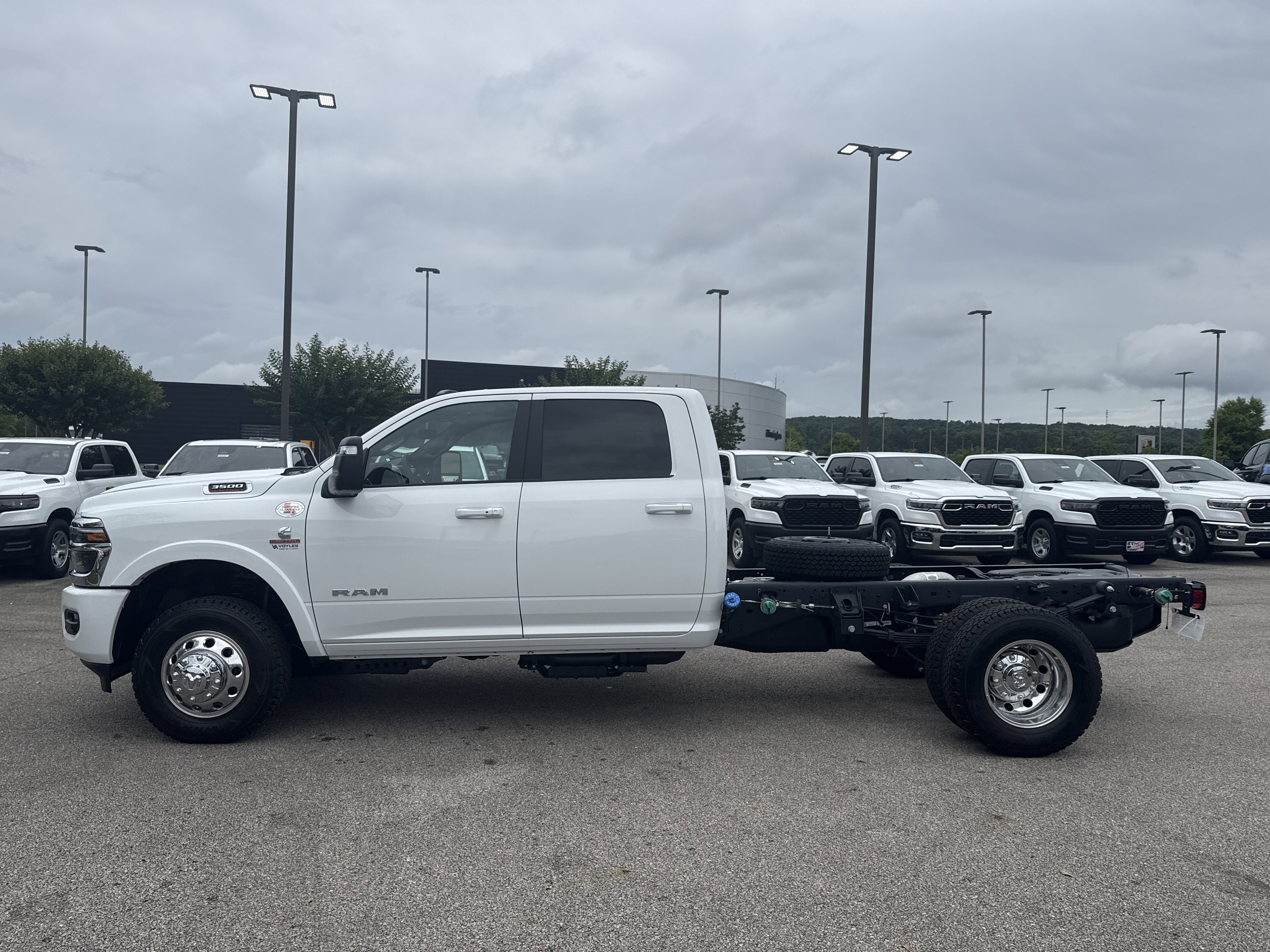 New 2026 Bright White Clearcoat RAM Tradesman image 4