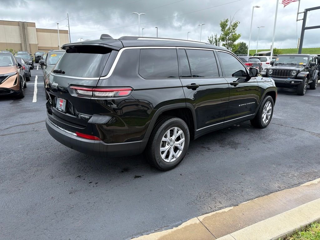 Used 2022 Black Jeep Limited image 7