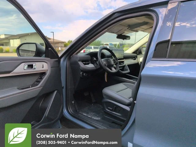 New 2026 Vapor Blue Ford Active image 9