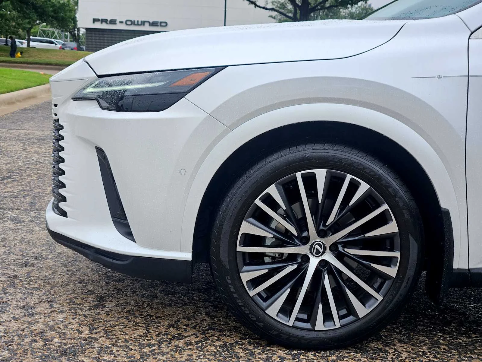 Used 2023 Eminent White Pearl Lexus Premium Plus image 5