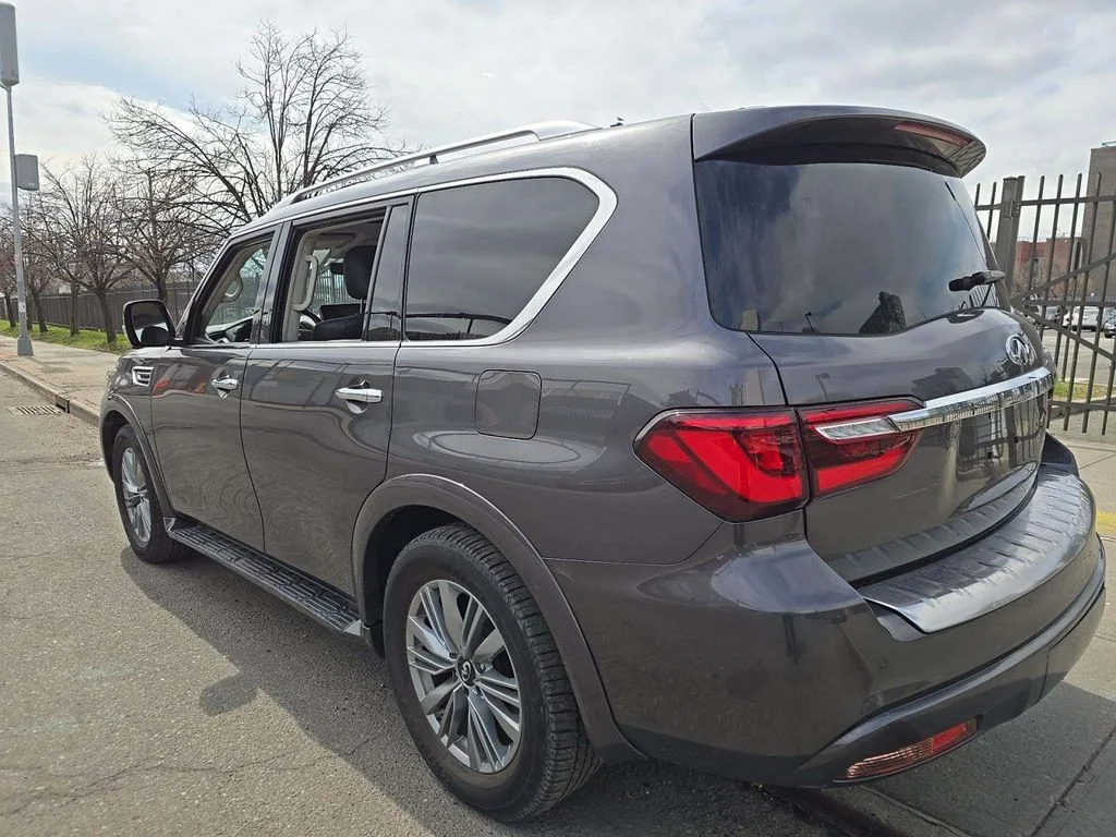 Used 2024 Gray INFINITI LUXE image 4