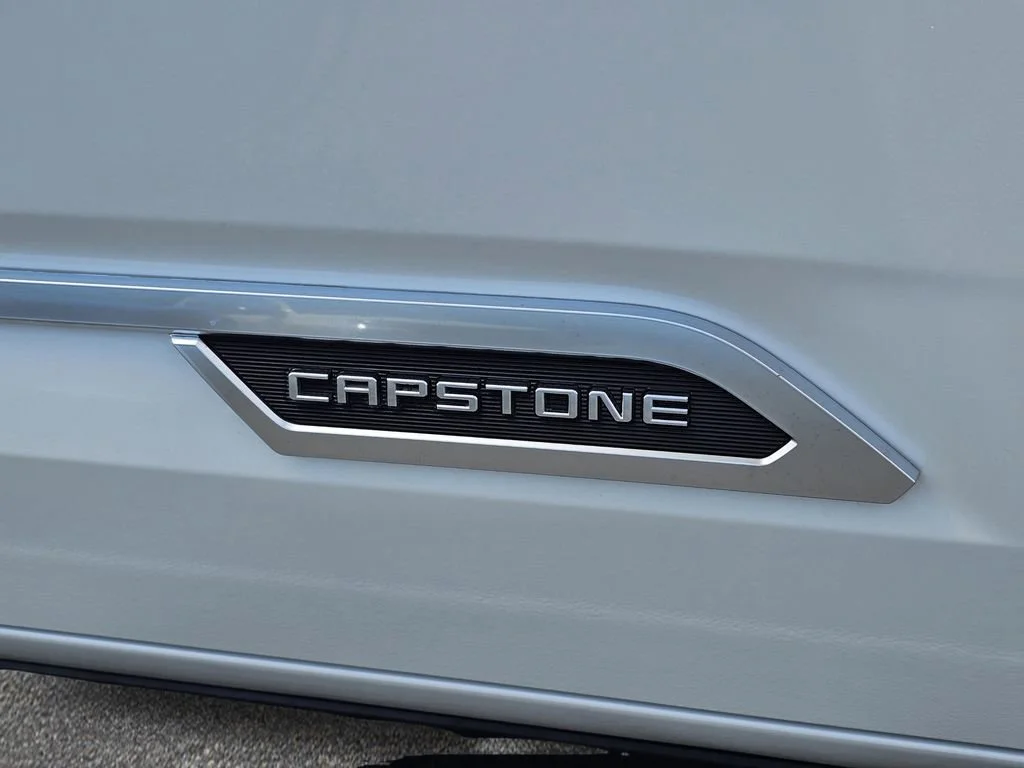 Used 2024  Toyota SR5 image 7