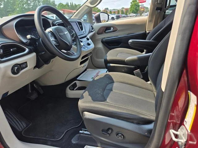 Used 2023 Red Chrysler LX image 10