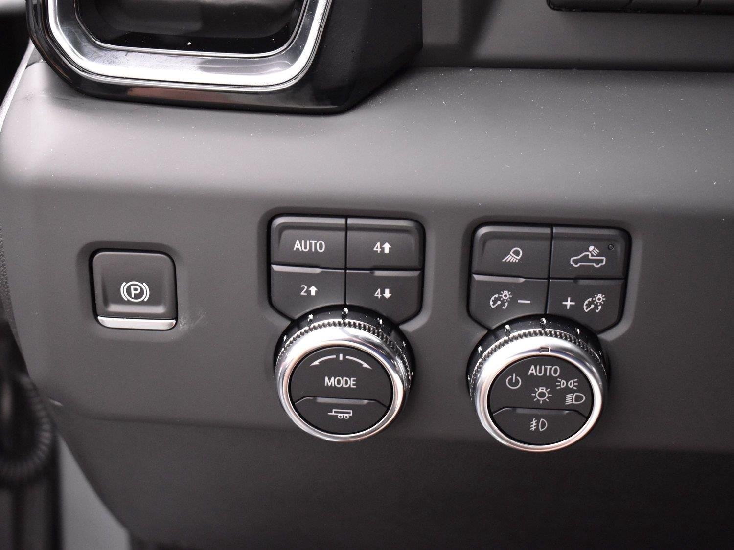 Used 2025 Sterling Metallic GMC Denali Ultimate image 29