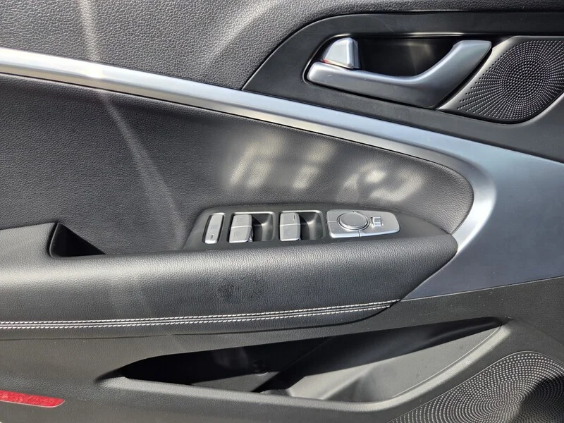 Used 2025 Gray GENESIS 2.5T RWD image 41