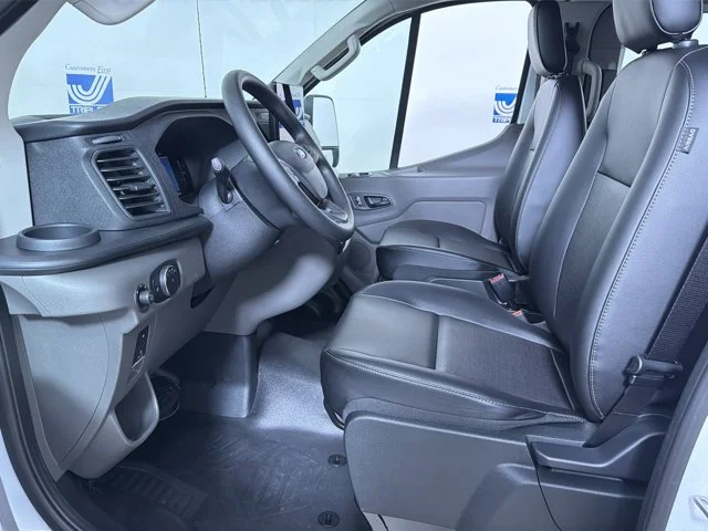 New 2026 OXFORD WHITE Ford XL Low Roof 15 Passenger Van image 18