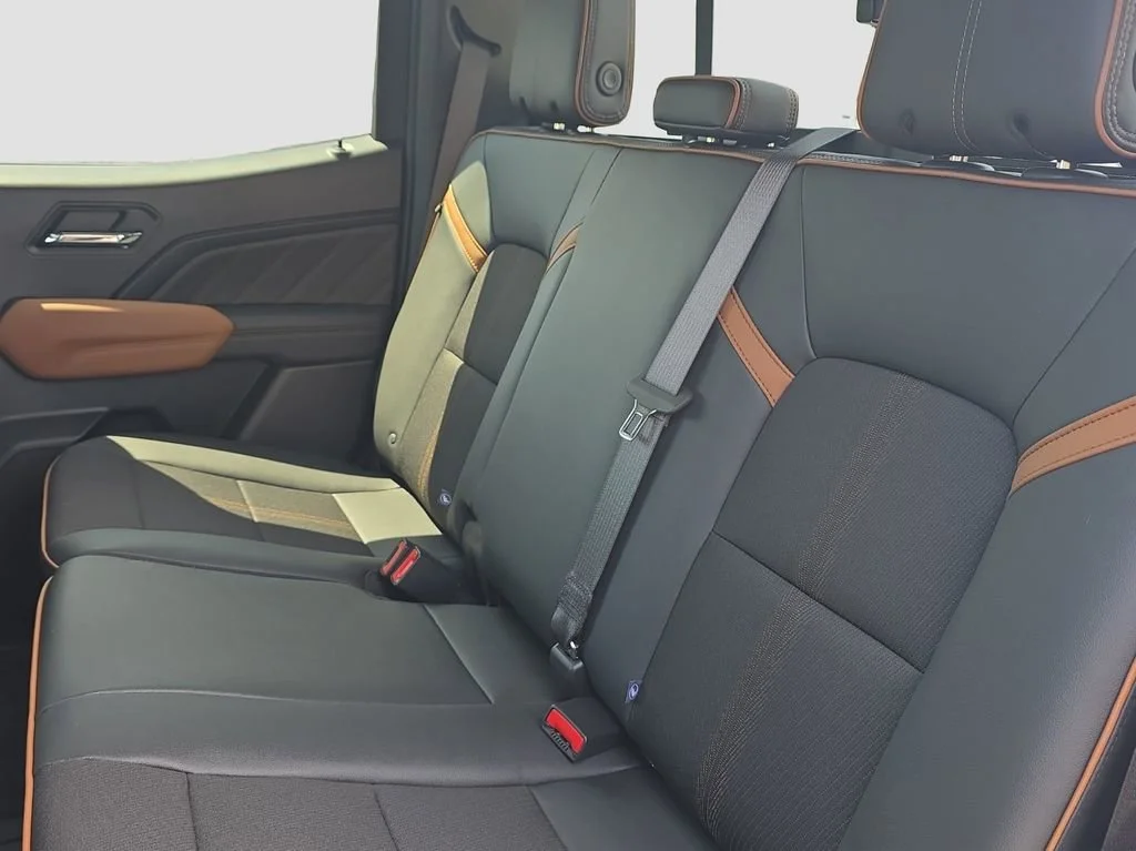 2026 GMC Canyon AT4 - Photo 12