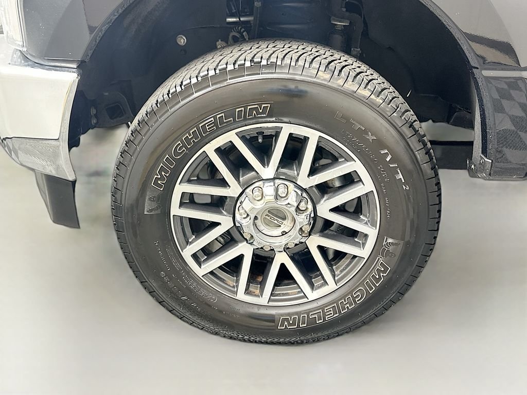 Used 2019 Black Metallic Ford Lariat image 31