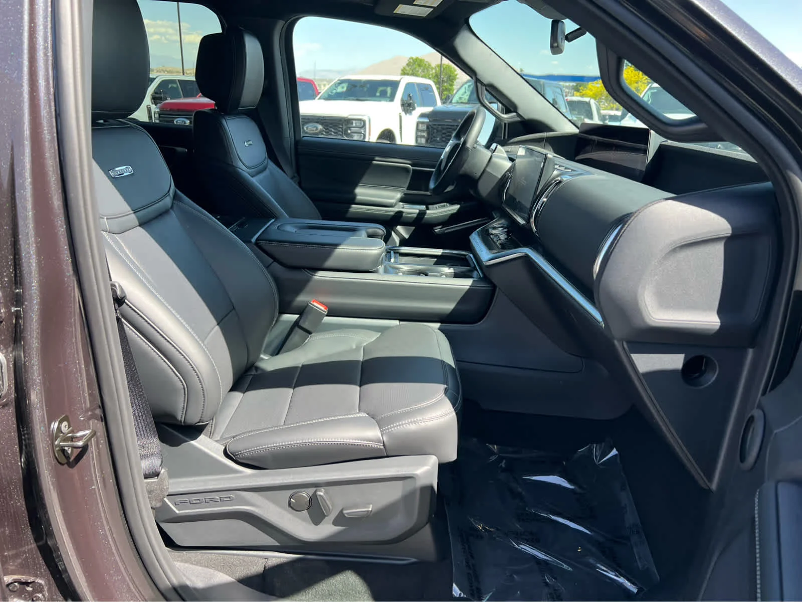 New 2026 Dark Matter Gray Metallic Ford MAX Platinum® image 17