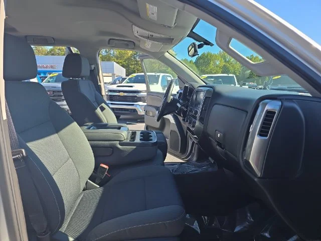 Used 2018 SILVER ICE METALLIC Chevrolet LT image 11