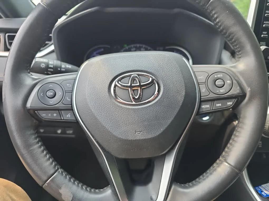 Used 2021 Blue Print/Midnight Black Metallic Toyota Hybrid XSE image 18