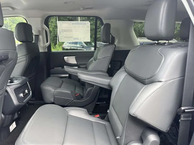 New 2027 Glacier Gray Metallic Tri-Coat Ford MAX Active image 10