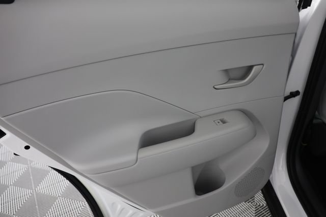Used 2025 White Hyundai SEL image 24