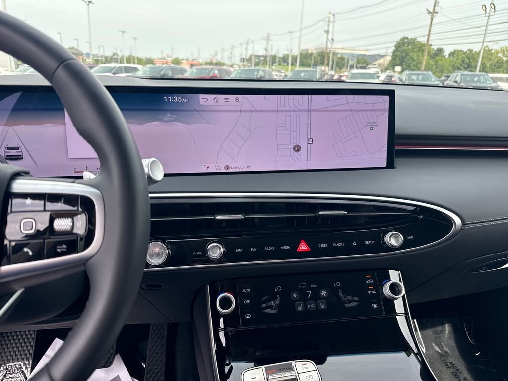 2026 GENESIS GV70 Standard - Photo 18