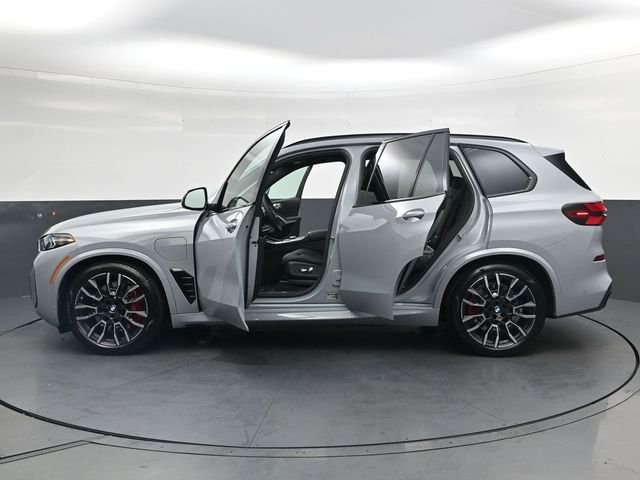 Used 2026 Gray BMW xDrive50e image 40