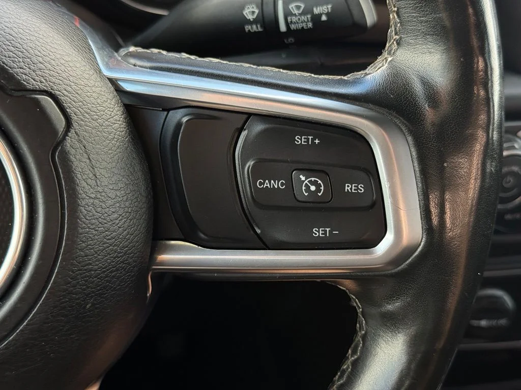 Used 2020 Black Jeep Sport image 27